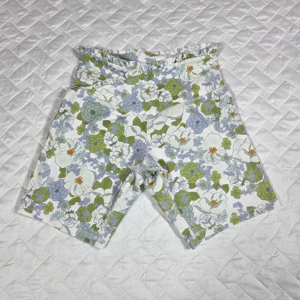 Ebb & Flow Womens Ruffled Athleisure Active Floral Biker Shorts in Green Small